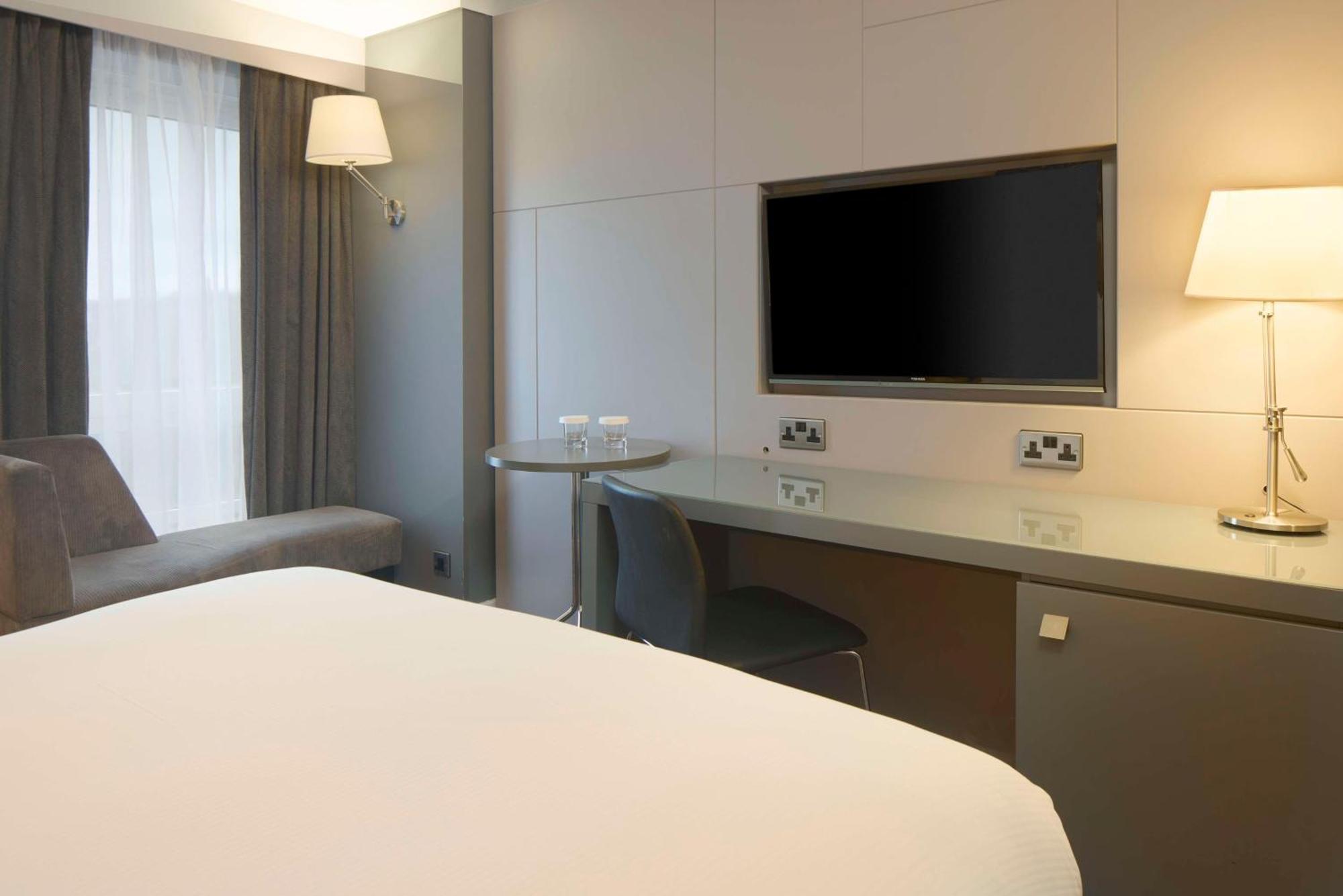 ดัลเบิ้ลทรีบายฮิลตัลโฮเต็ลบริสตอลซิตี้เซ็นเตอร์ Hotel ภายนอก รูปภาพ