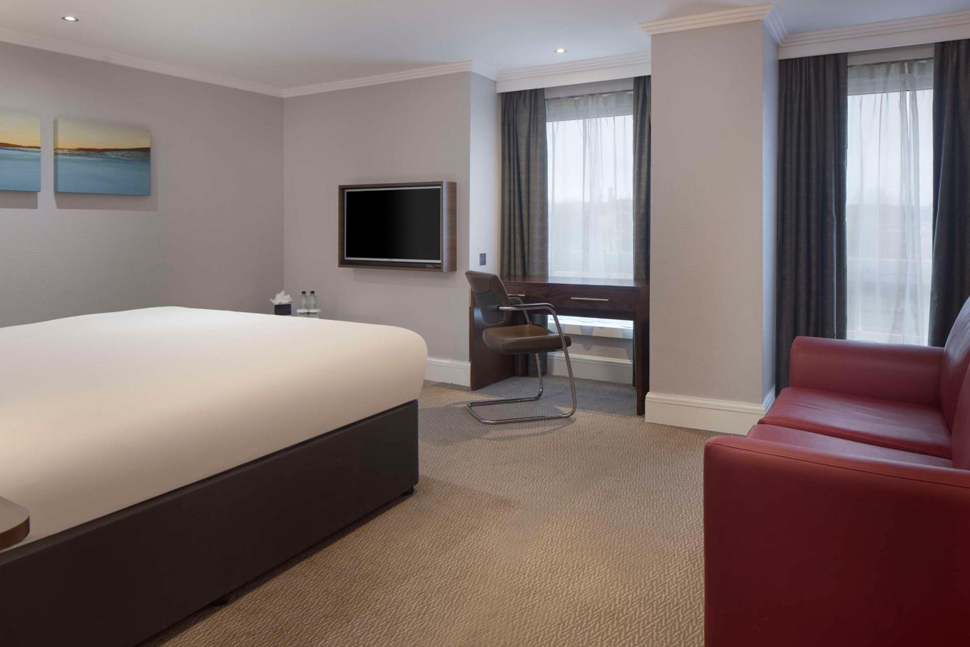ดัลเบิ้ลทรีบายฮิลตัลโฮเต็ลบริสตอลซิตี้เซ็นเตอร์ Hotel ภายนอก รูปภาพ
