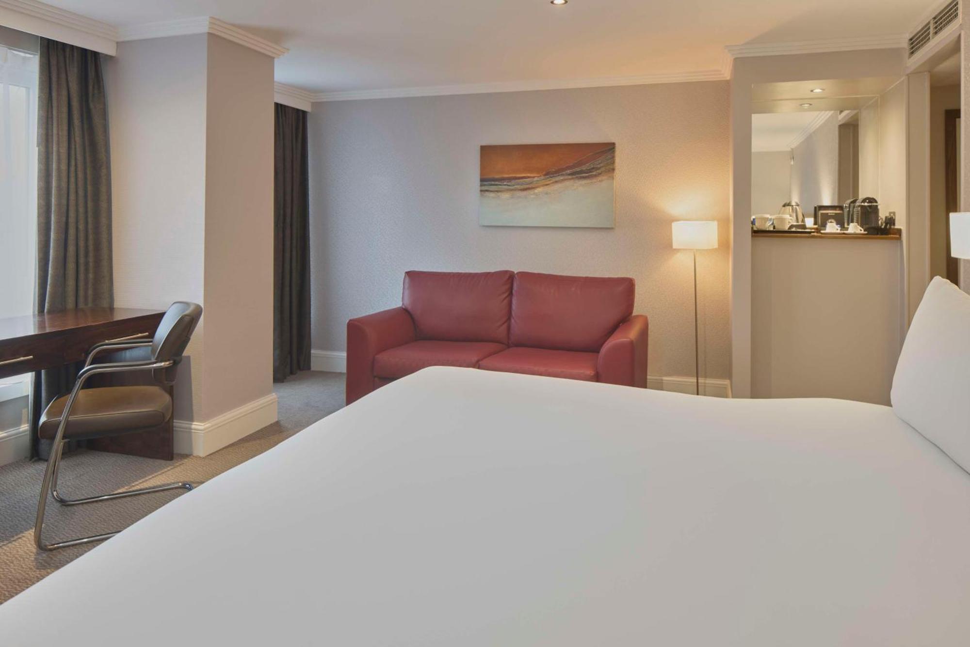 ดัลเบิ้ลทรีบายฮิลตัลโฮเต็ลบริสตอลซิตี้เซ็นเตอร์ Hotel ภายนอก รูปภาพ