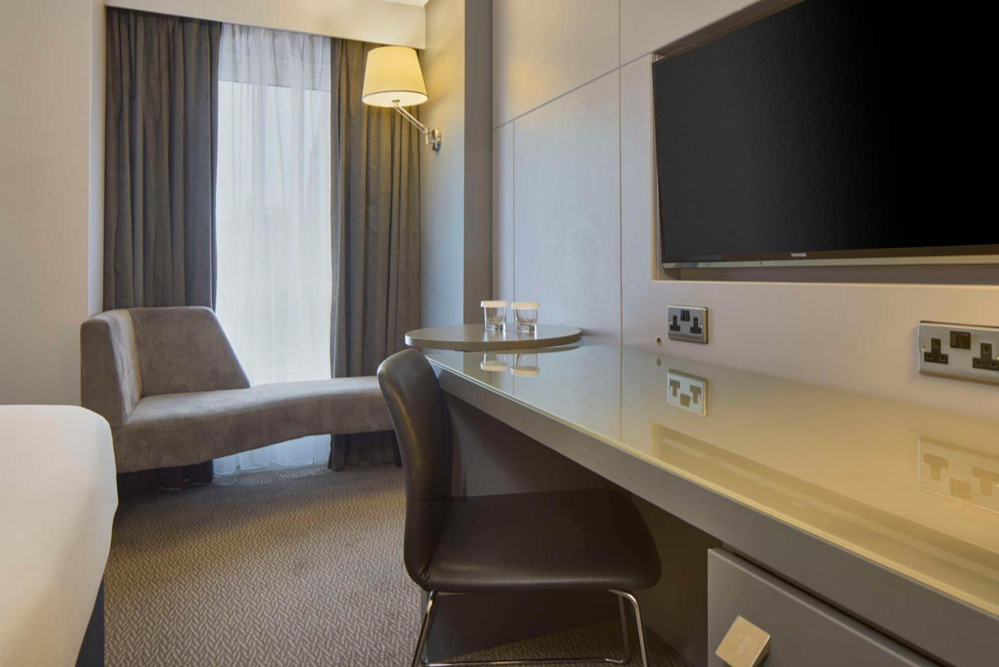 ดัลเบิ้ลทรีบายฮิลตัลโฮเต็ลบริสตอลซิตี้เซ็นเตอร์ Hotel ภายนอก รูปภาพ